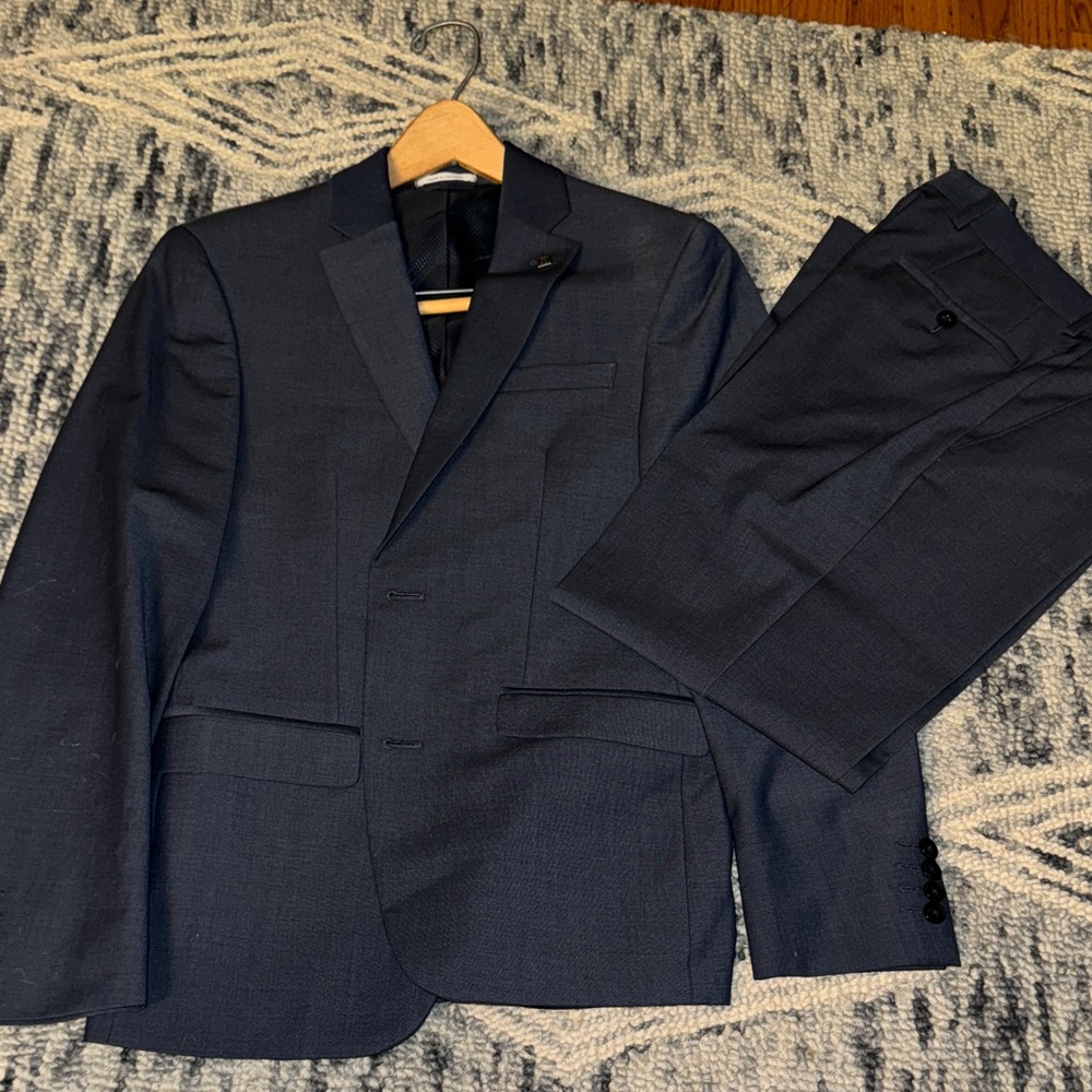 BAR III Men's Navy Suit 29x28 pant 34s jacket slim fit